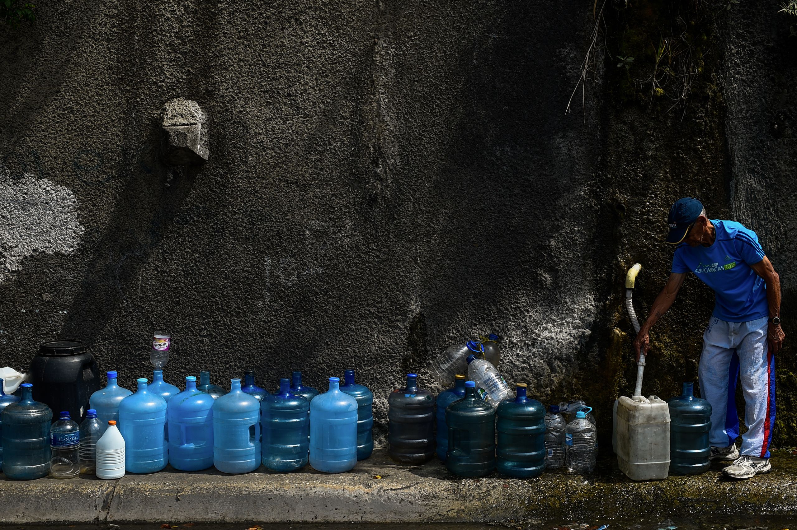 5 formas de Filtrar el Agua del Grifo para beber sin plástico